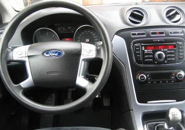 Ford Mondeo cena 33900 przebieg: 191100, rok produkcji 2014 z Środa Śląska małe 326